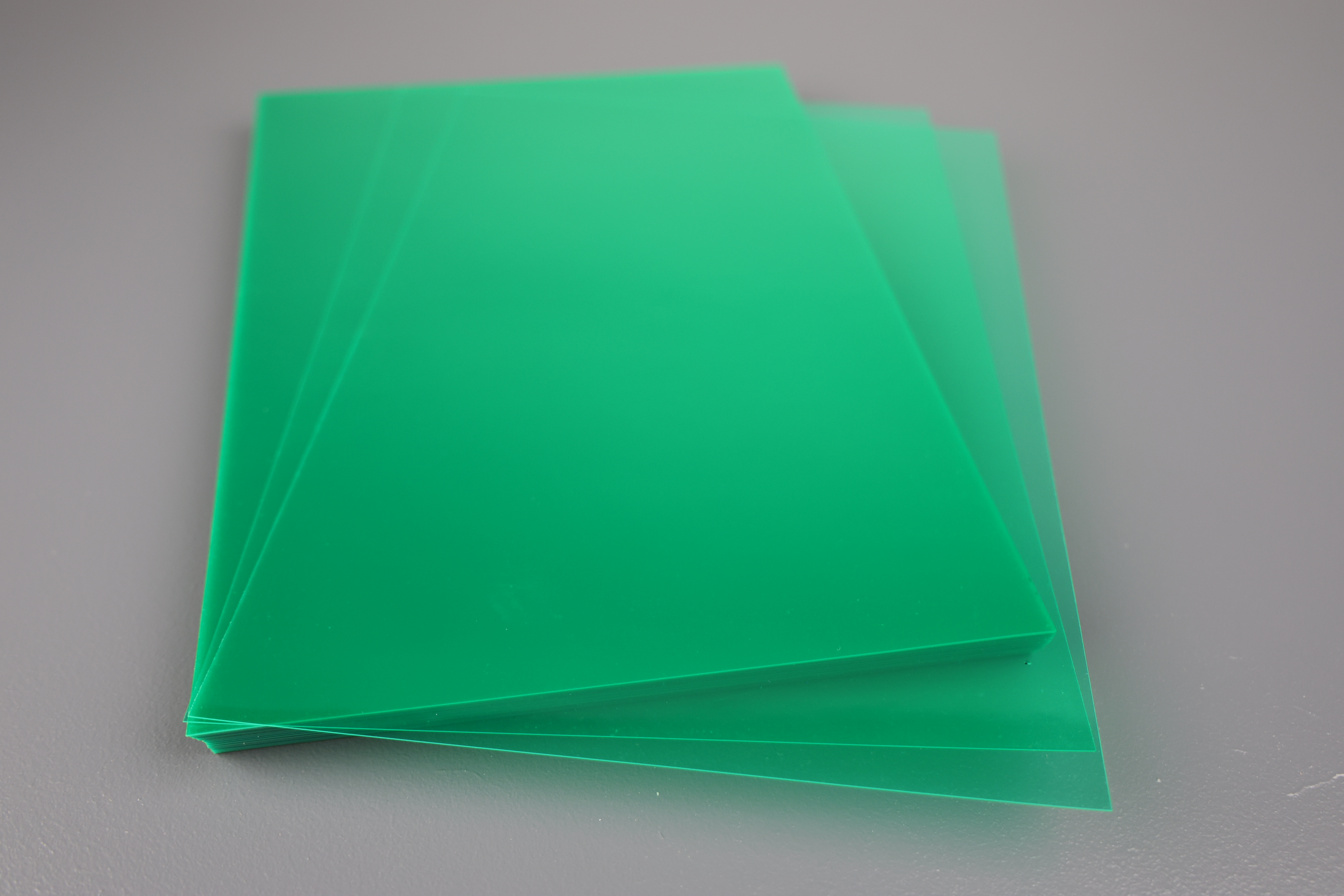 Satz aus 100 grün transparenten Folien A4
