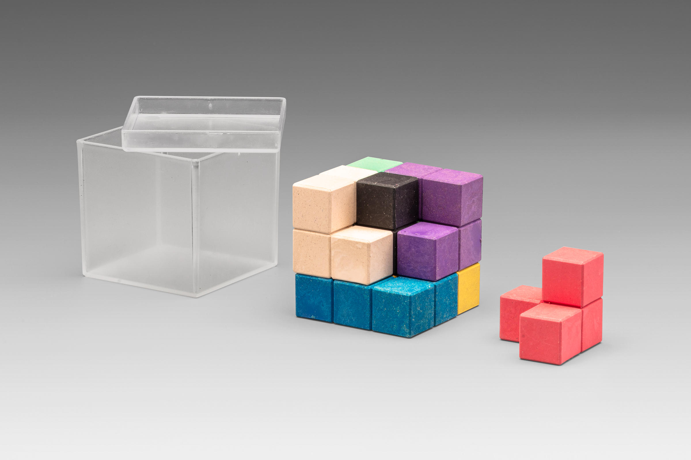 Soma-Cube in 7 colors