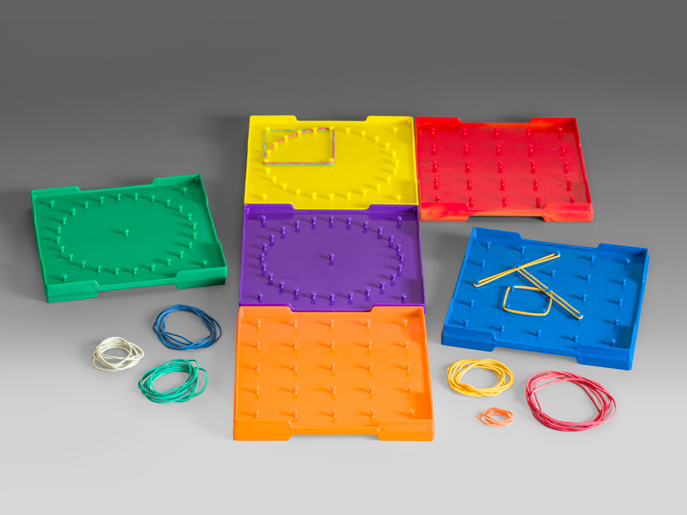 Geoboards small double sided in 6 colours