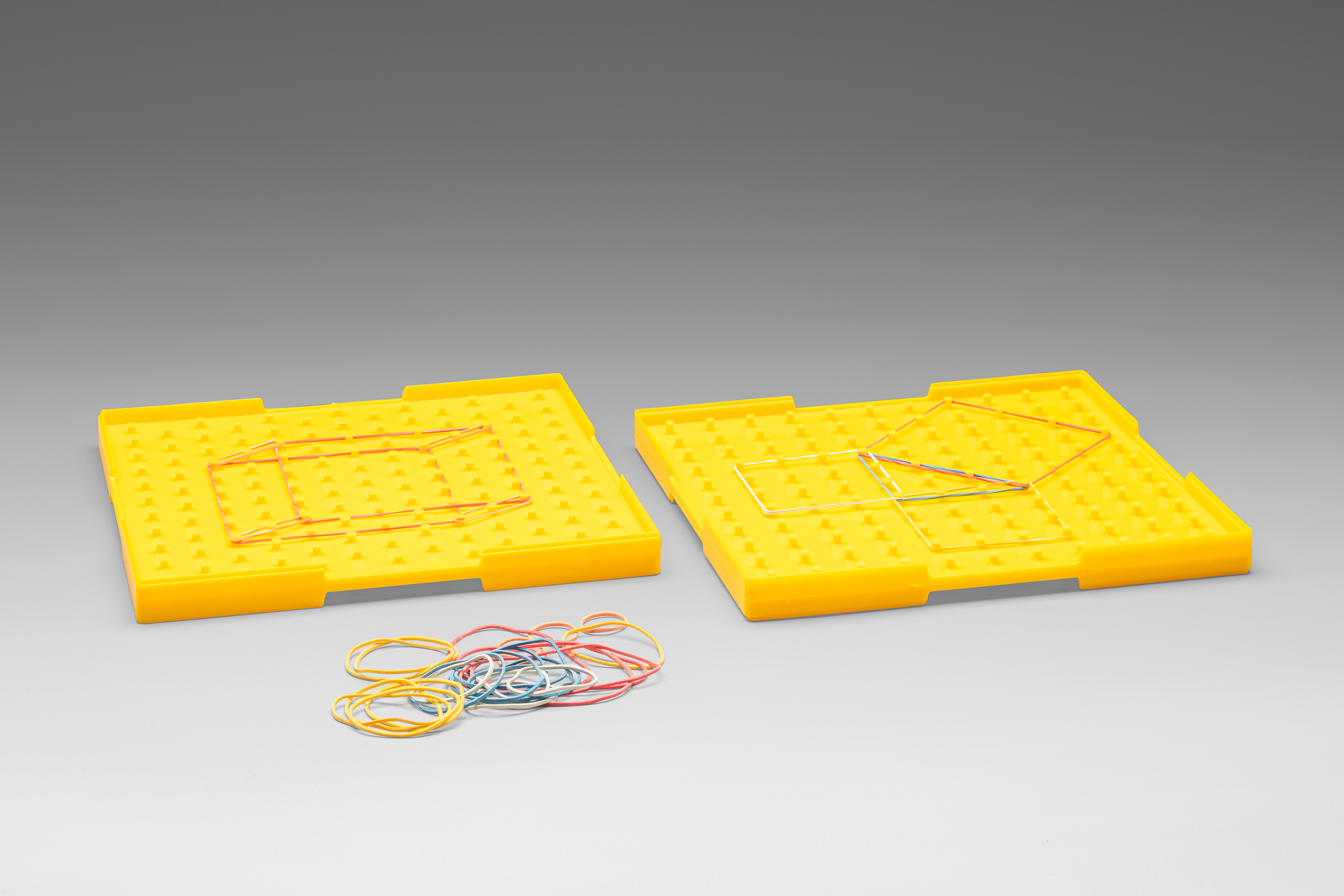 Geoboard big double sided yellow